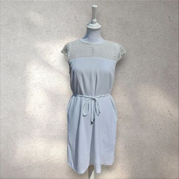 Robe d'été fluide blanche avec broderies Zara taille M