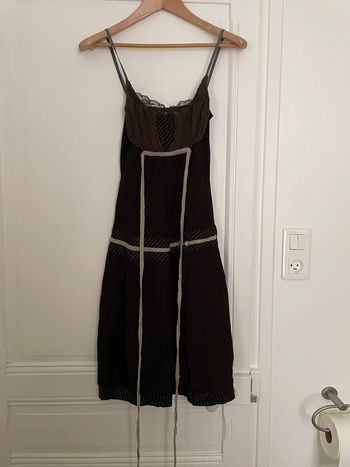Robe marron en lin taille M marque Kosmika avec petite corde à nouer dans le dos