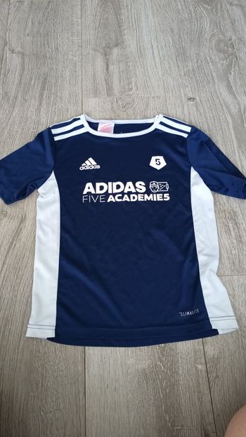 Tee shirt taille 7-8 ans