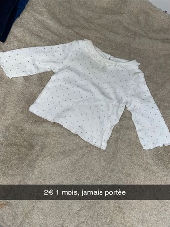 Haut blanc à point dorée