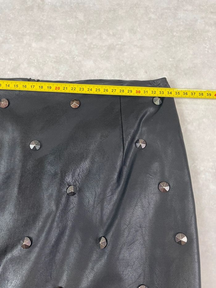 Mini jupe droite en simili cuir cloutée 34 - photo numéro 4