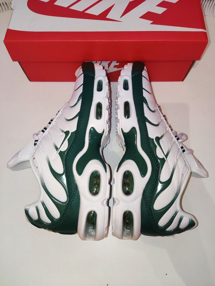 Baskets Nike air max plus TN  Lacoste  taille 44 - photo numéro 2