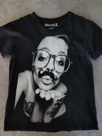 T-shirt Pink Motel Moustache – Taille L