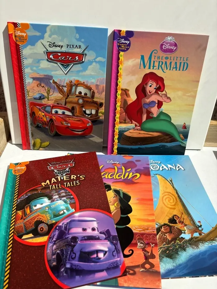 Lot 5 disney pixar neuf