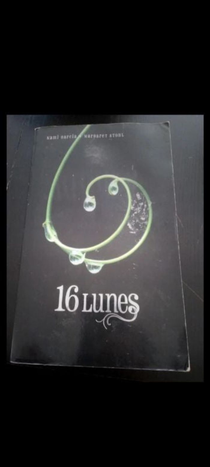 Livre 16lunes