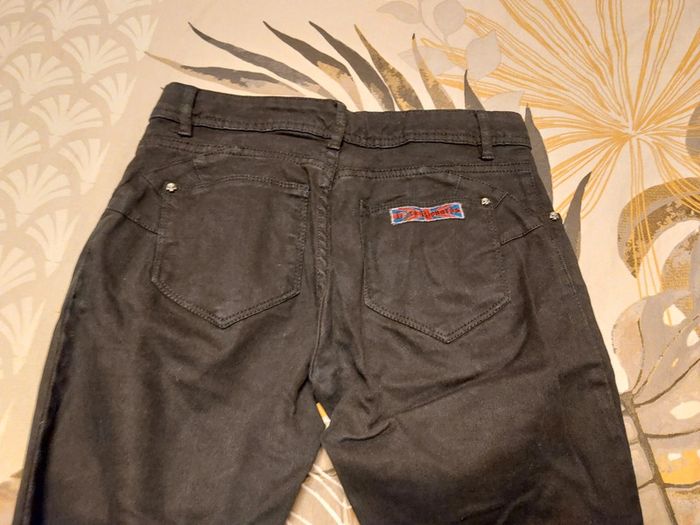 Jeans à trou - photo numéro 4