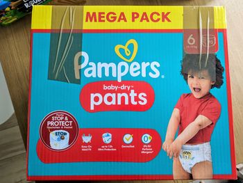 Carton Pampers pants taille 6
