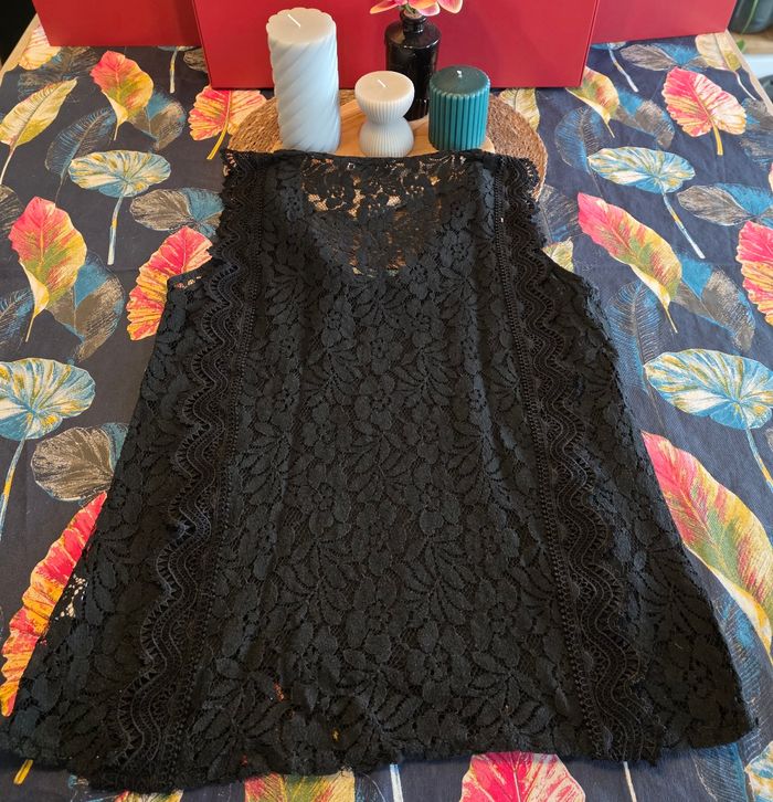 Tee-shirt sans manche en dentelle noir L - photo numéro 3