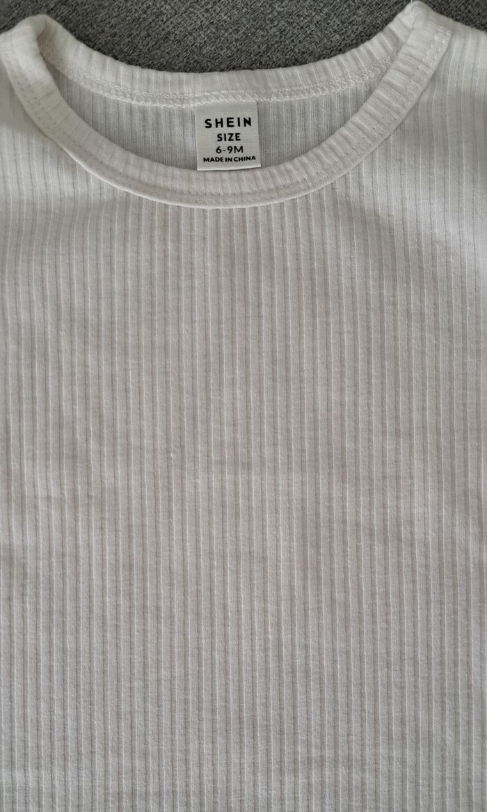 Tee-shirt côtelé neuf 6/9 mois - photo numéro 2