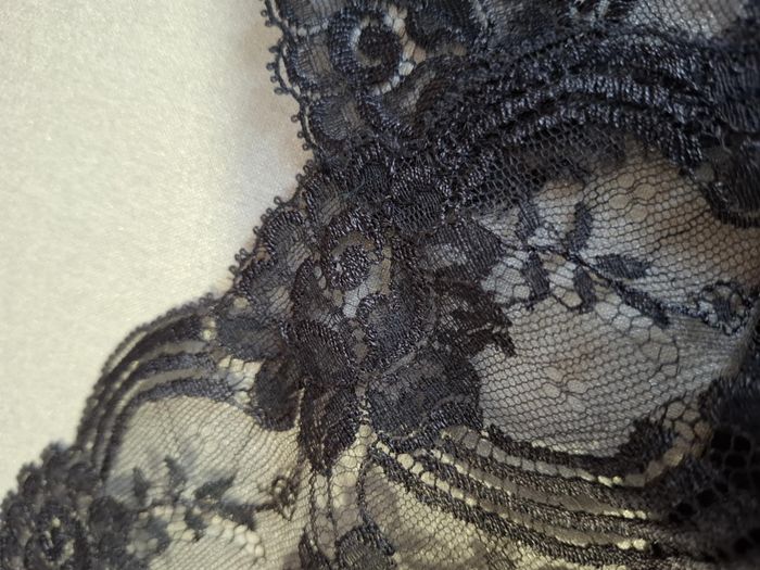 Joli caraco femme St Michael 42 noir décolleté dentelle très bon état - photo numéro 5