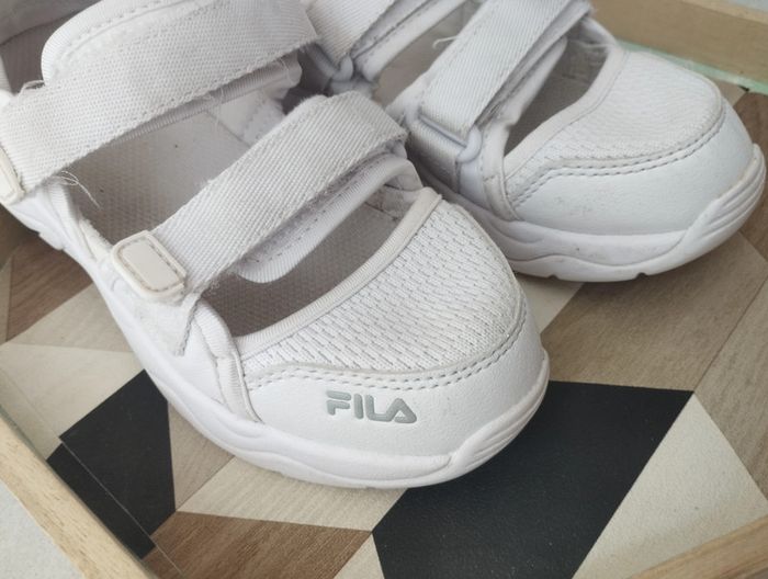 Baskets fila été blanches 30/31 - photo numéro 3
