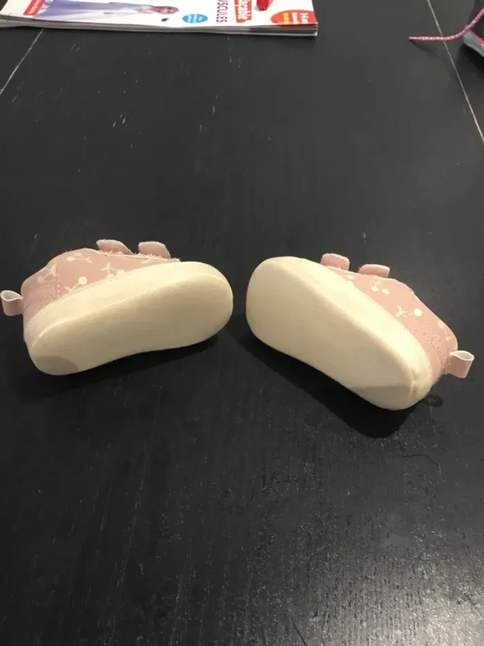 Chaussures bébé 0-3 mois - photo numéro 4