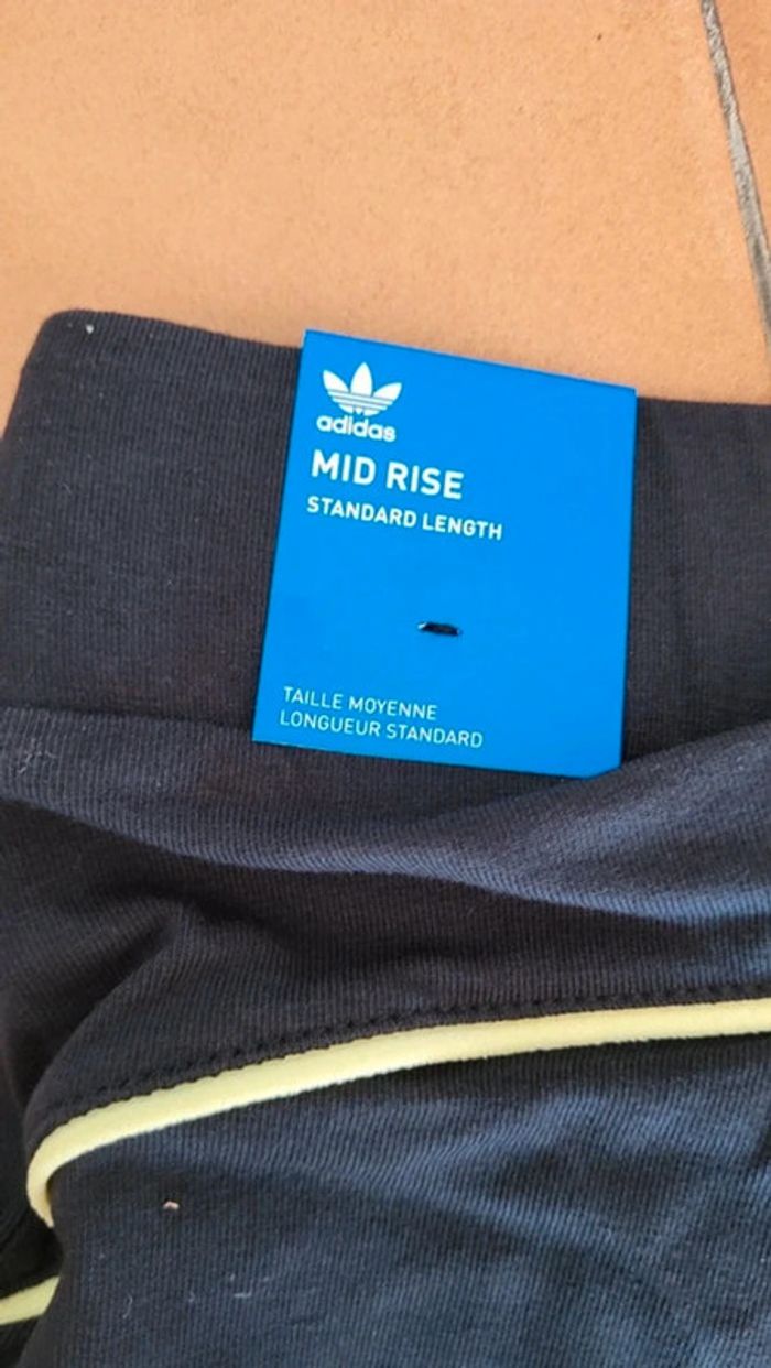Short adidas neuf 14 ans - photo numéro 3