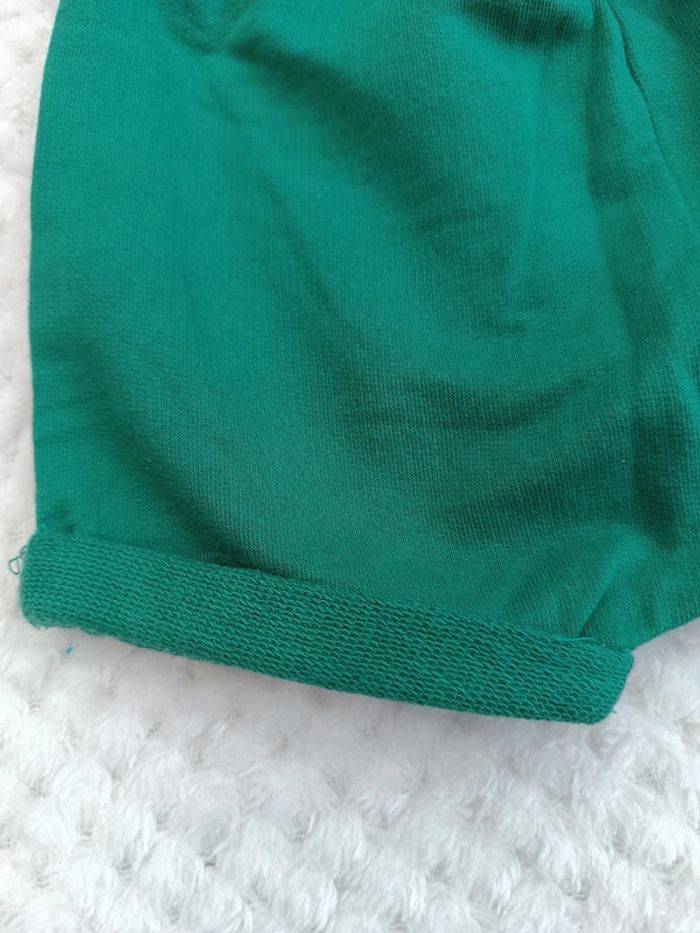 🔸Short basique vert Kiabi 6 mois🔸 - photo numéro 3