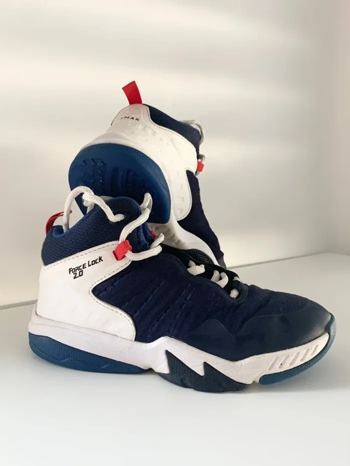 Paire chaussures de basket 🏀 taille 34 - photo numéro 5