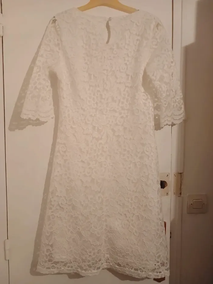 Robe dentelle - photo numéro 4