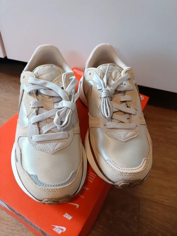 Baskets sneakers Nike waffle phoenix femme - photo numéro 4