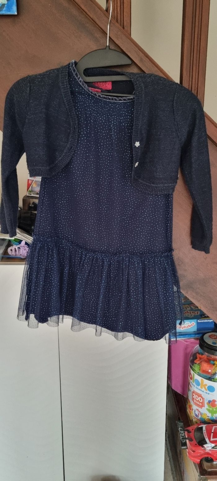 Robe paillettes bleu marine et gilet