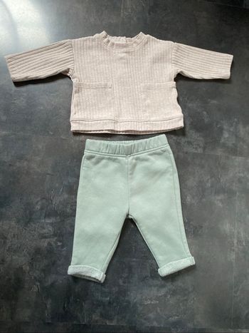 2 vêtements t-shirt et pantalon 3 mois kiabi et H&M