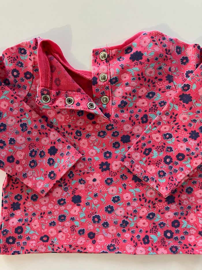 Tee-shirt fuschia à petites fleurs - photo numéro 4