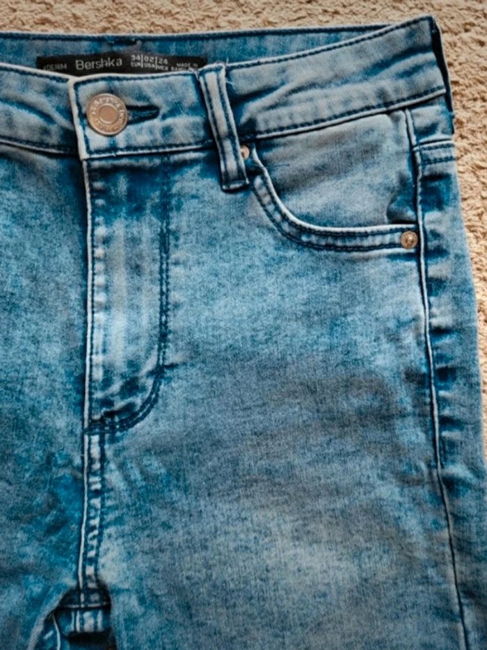 Jean skinny bleu Bershka XS
34 - photo numéro 8