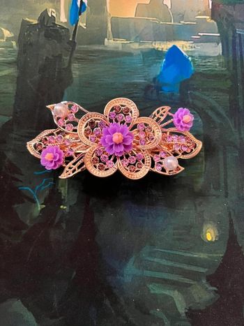 Barrette à cheveux métallique fleur violette