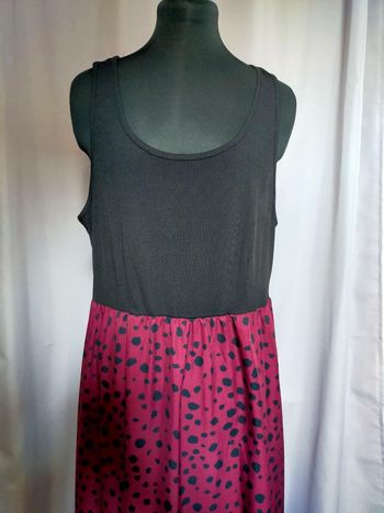 Robe bicolore – haut noir côtelé & jupe rose à pois – Shein Curve – T. 1XL