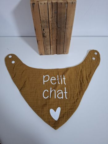 bavoir personnalisé petit chat 