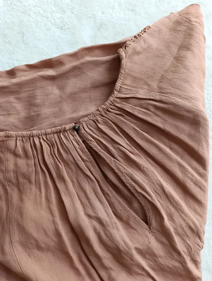 Blouse Mango suite S avec broderie, caramel, rose poudré légère fluide ample - photo numéro 9