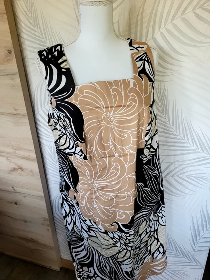 Superbe robe femme taille 46 bon prix - photo numéro 3