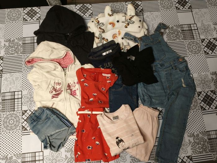 Lot vêtements fille 4 ans