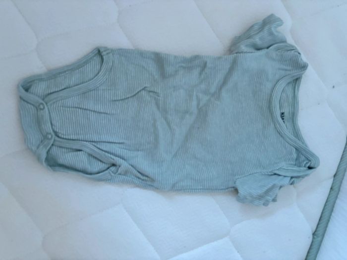 Body manches courte 6 mois