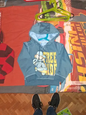 Sweat à capuche 3ans
