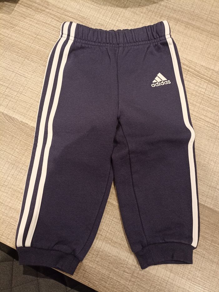 Jogging adidas taille 9/12 mois