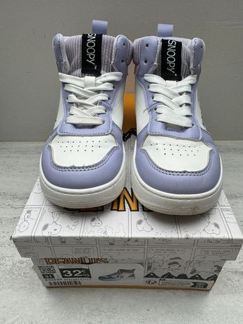 Chaussures Snoopy blanche et violette T31 TBE