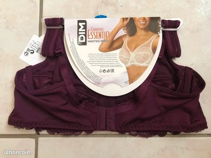 Soutien-gorge avec armatures broderie prune DIM Generous taille 90C Neuf avec étiquette - photo numéro 2