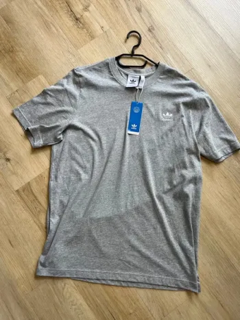 T-shirt Adidas Gris L