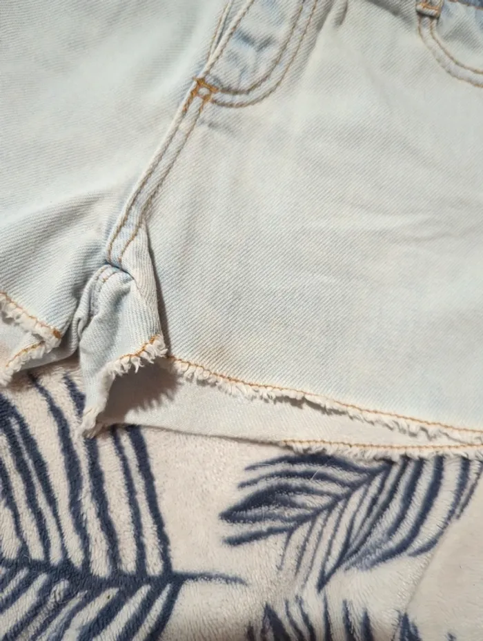 Petit short en jean zara - photo numéro 3