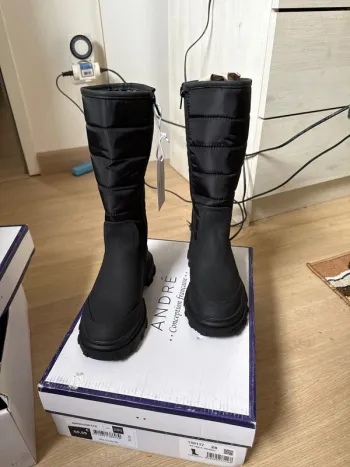Magnifiques bottes André neuves avec étiquette pointure 28