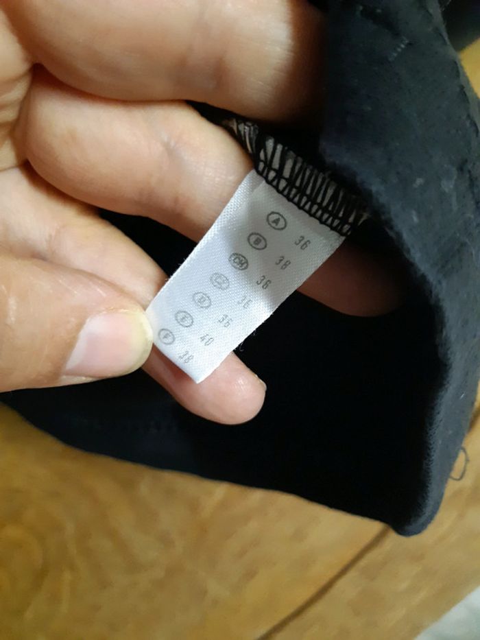 T shirt C&A taille 38 - photo numéro 3