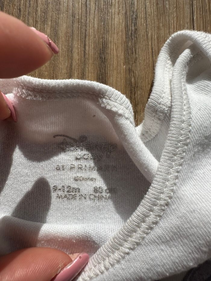 - Ensemble Disney - 12 mois - Bon état, petite tache - photo numéro 2