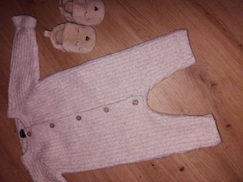 Combinaison laine et chaussons 3 mois