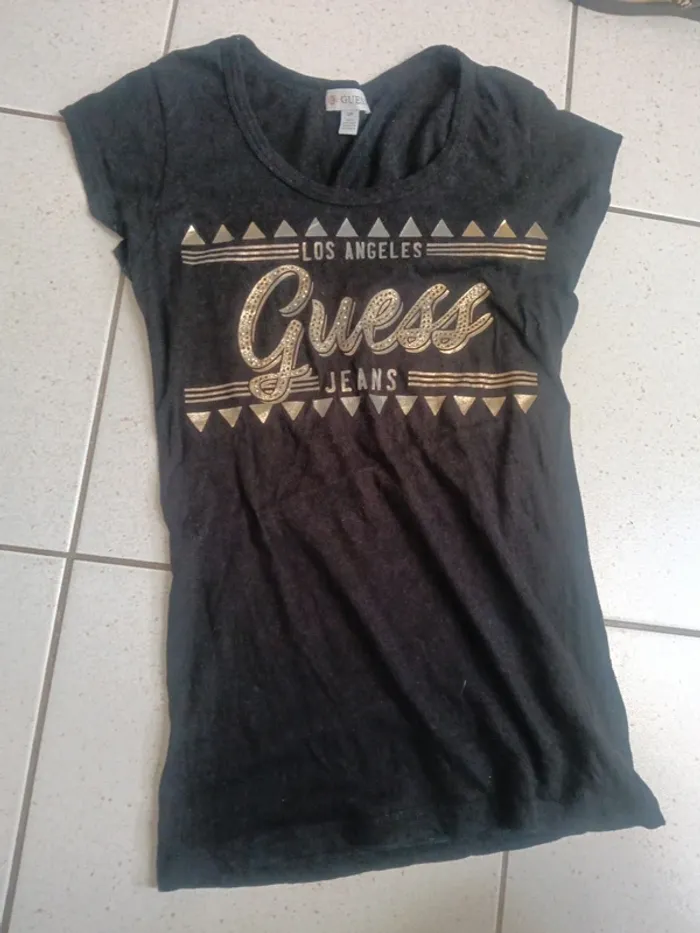 Tee shirt Guess taille S