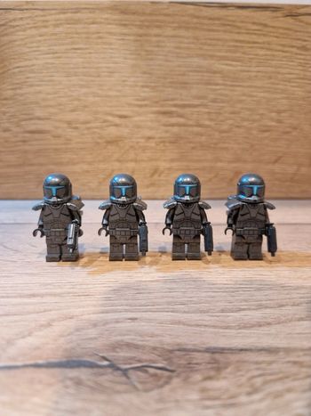 Figurines type lego 4 clones noir star wars