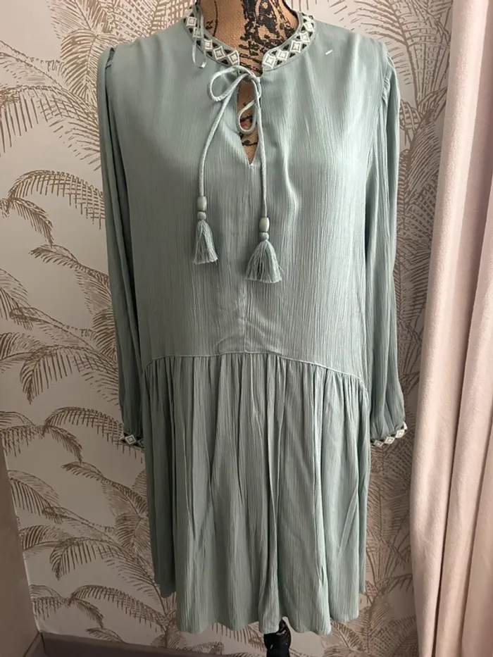 Robe sauge poudrée
