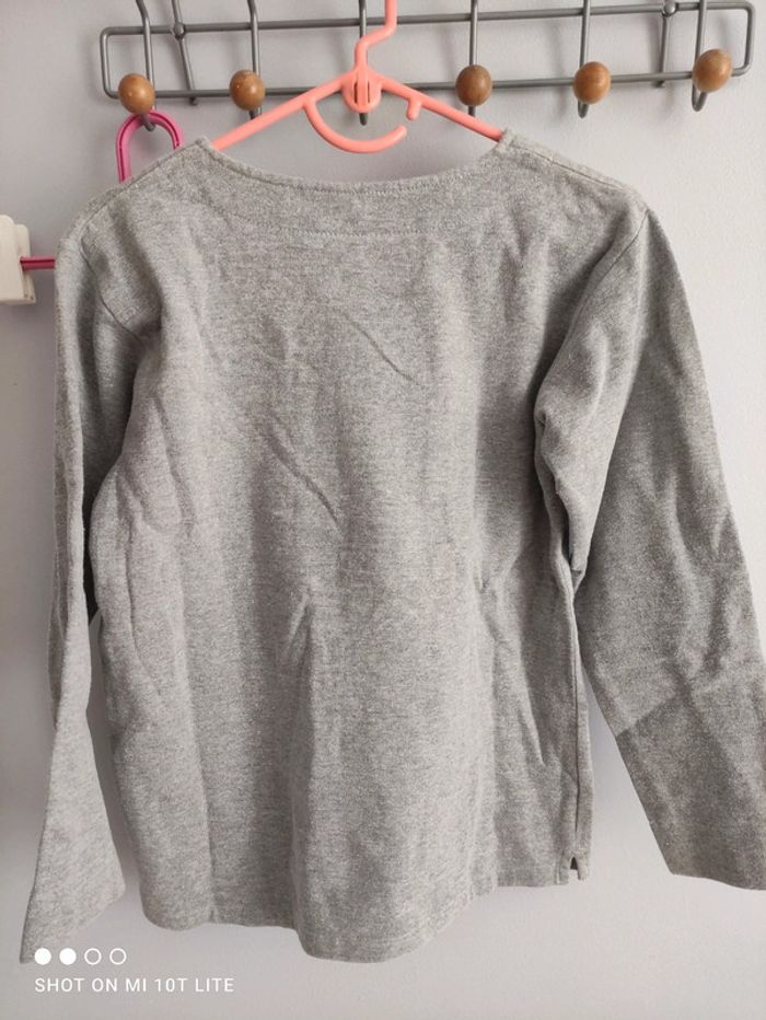 Sweat gris blanche porte - photo numéro 2