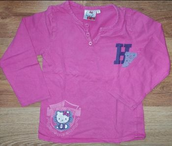 Pull fin hello kitty  T : 3/4 ans