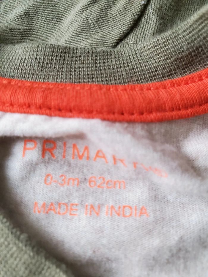 Lot 2 t-shirt et 1 short 0/3 mois - photo numéro 2