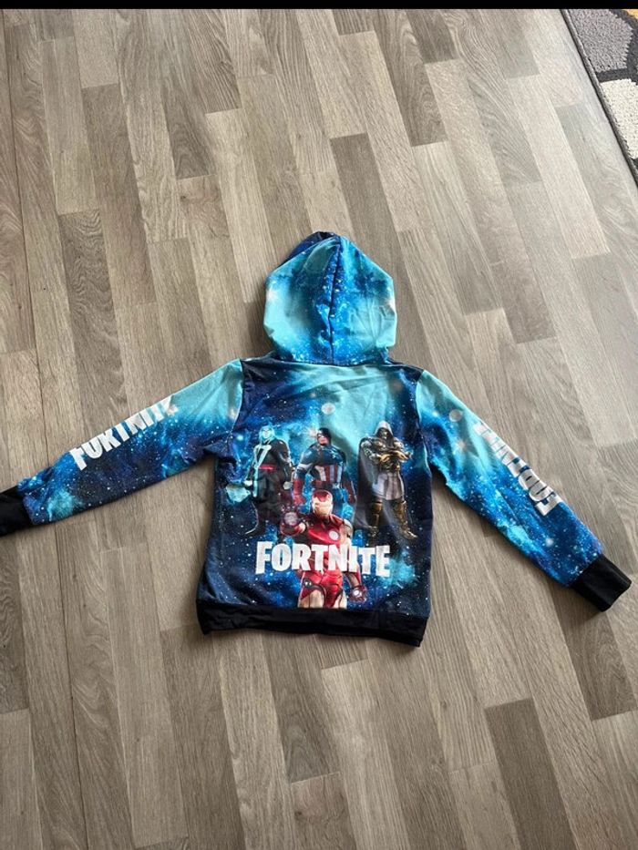 Pull à capuche fin fortnite taille 6 ans - photo numéro 2