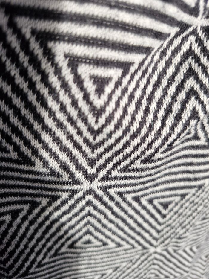 Superbe pull jaquart col large à revers drapé - photo numéro 4